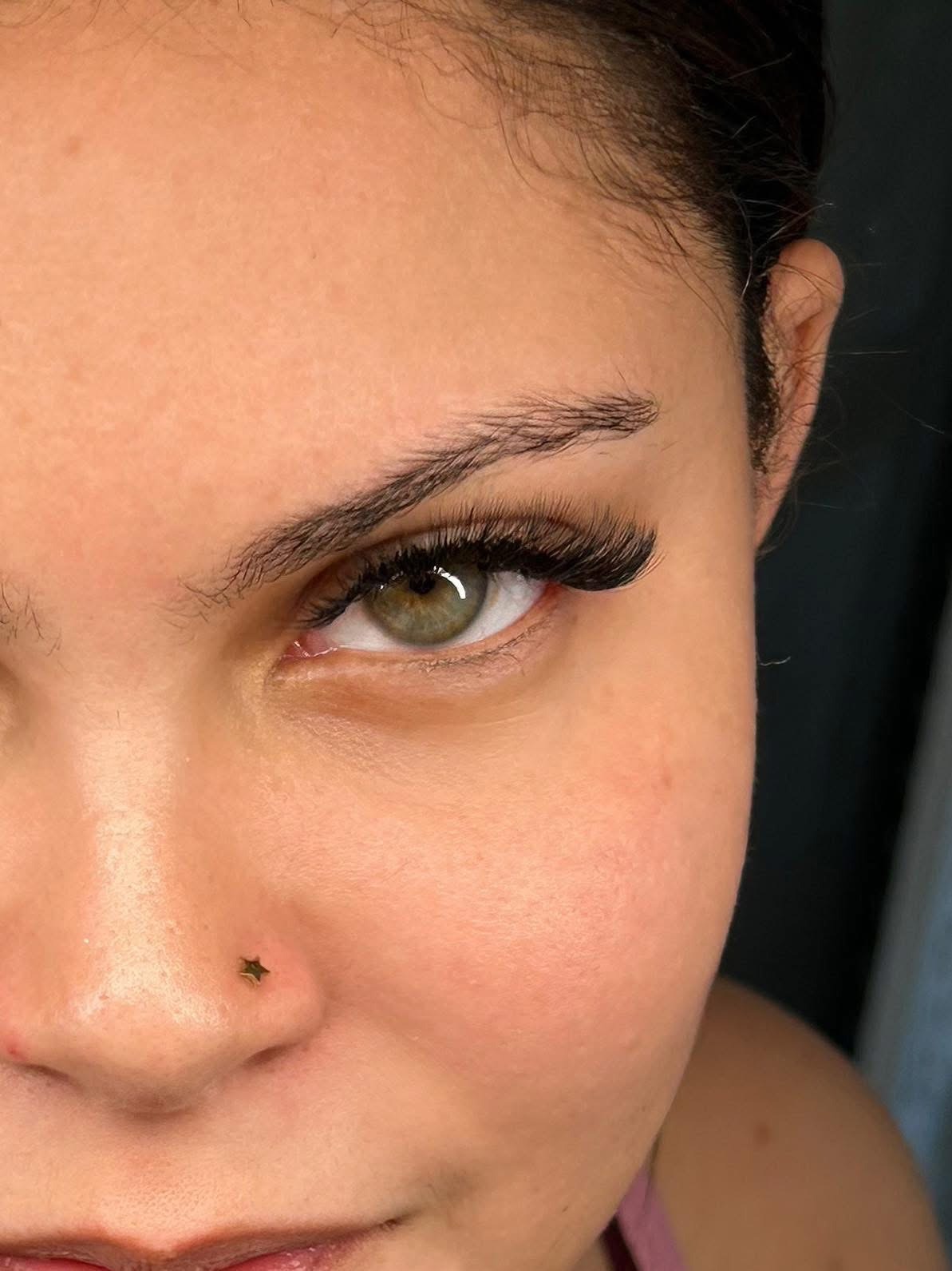 Volume full set by Lashes by Dee, Paarl